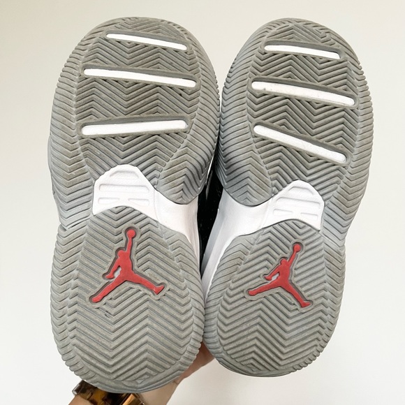 *SOLD* JORDAN Stay Loyal Kids Sneaker - Picture 8 of 10